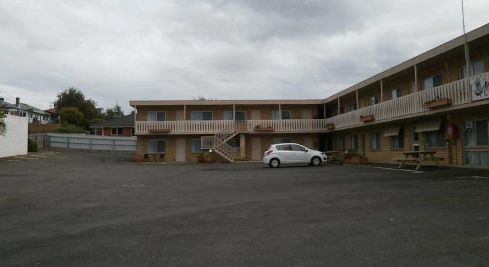 Aberdeen Court Apartments Λόντσεστον Εξωτερικό φωτογραφία