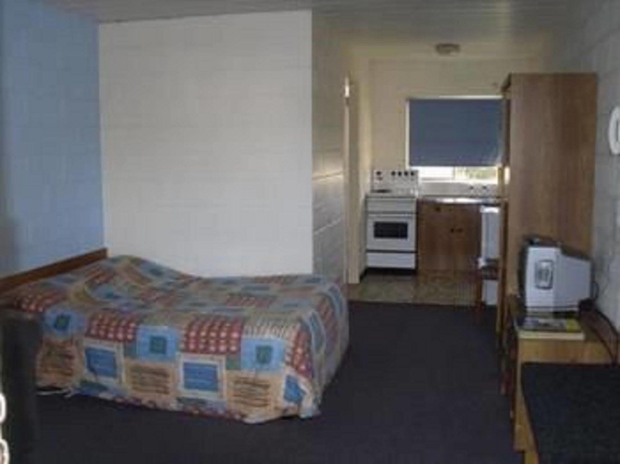 Aberdeen Court Apartments Λόντσεστον Εξωτερικό φωτογραφία