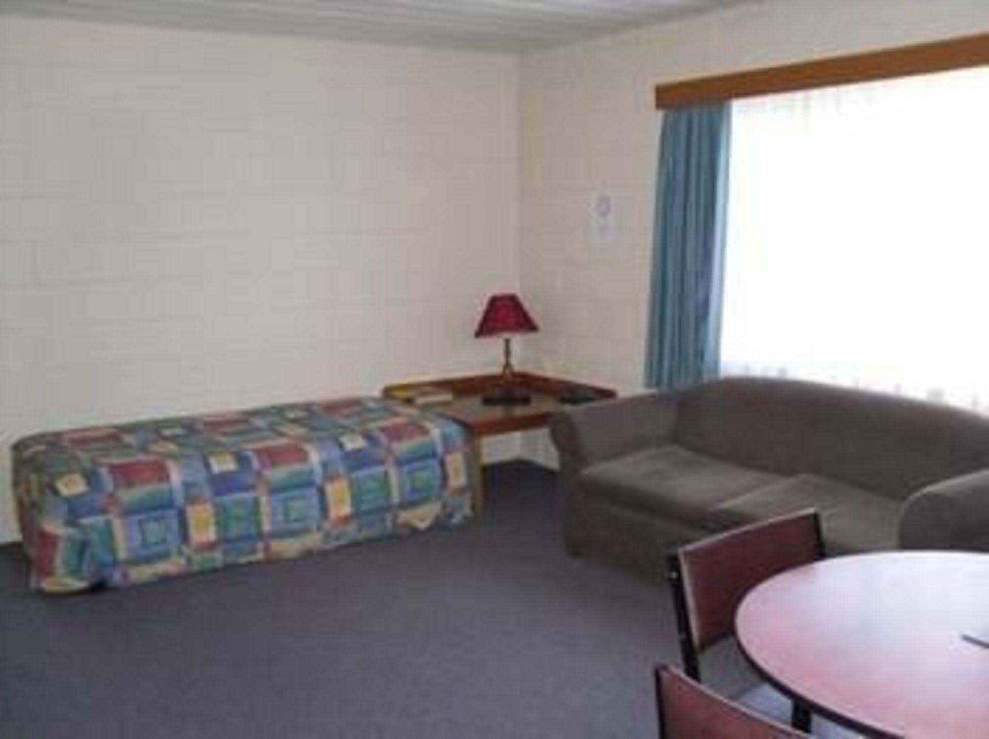 Aberdeen Court Apartments Λόντσεστον Εξωτερικό φωτογραφία