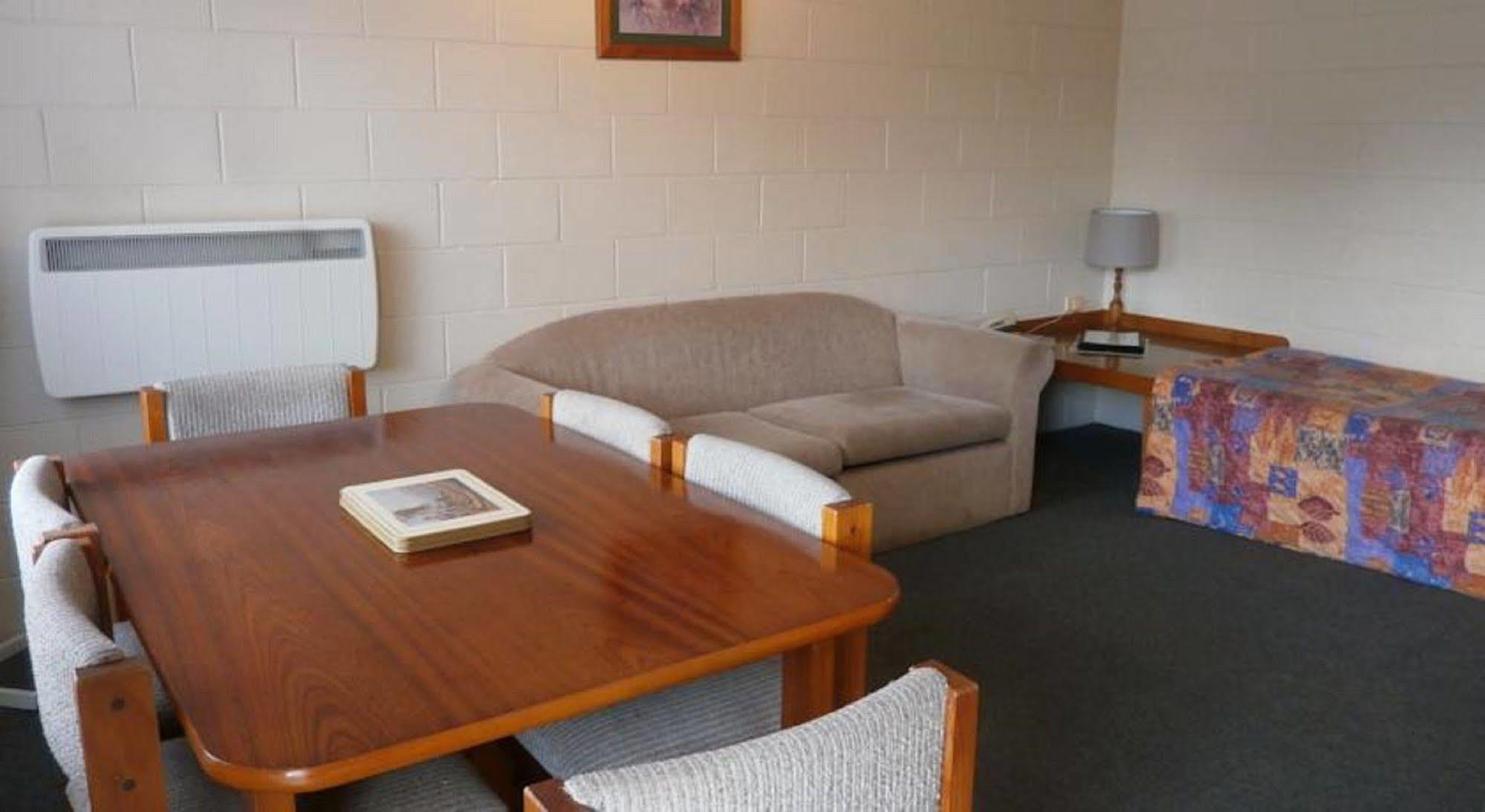 Aberdeen Court Apartments Λόντσεστον Εξωτερικό φωτογραφία